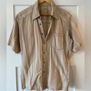 Mountain Hardwear men’s snap button shirt